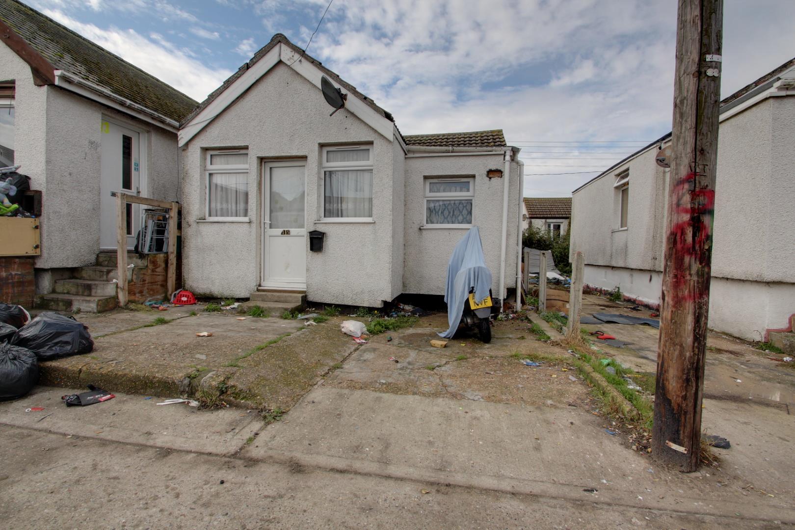 Alvis Avenue, Jaywick