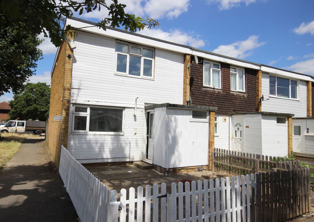 Three  Bedroom  House - WICKFORD