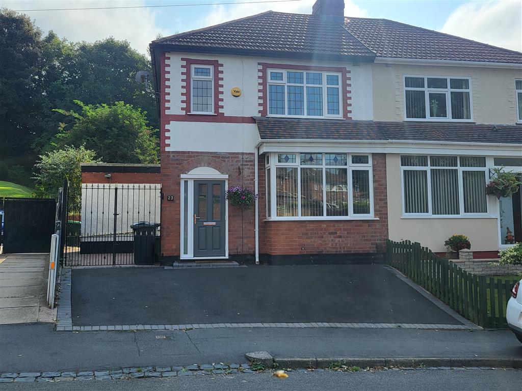 Blackberry Lane, ROWLEY REGIS, B65