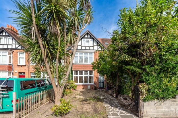 Broadwater Road, Worthing, West Sussex, BN14