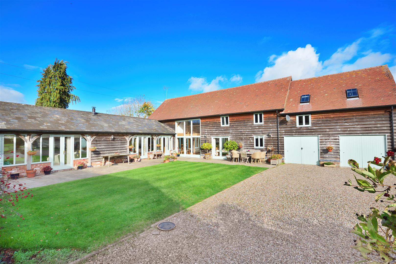 Weston, Pembridge