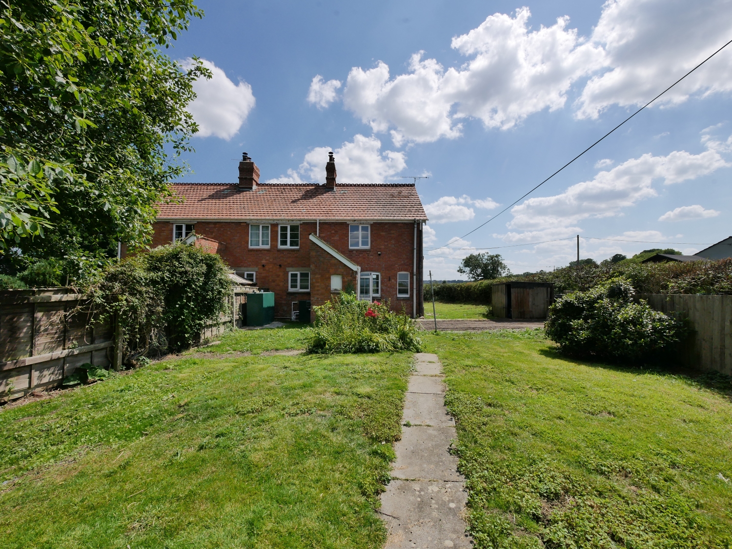 Lechlade Road, HIGHWORTH