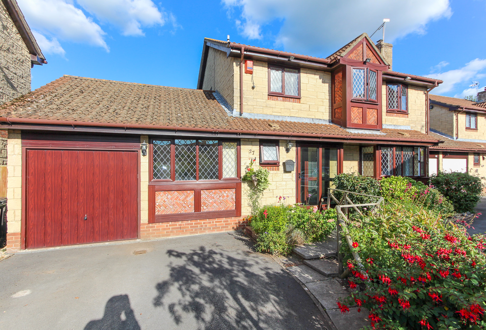 A 4 bedroom detached family house with garage in Langford