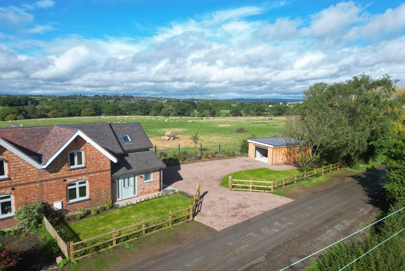 Bassage Cottages, Elmley Lovett, Droitwich, WR9