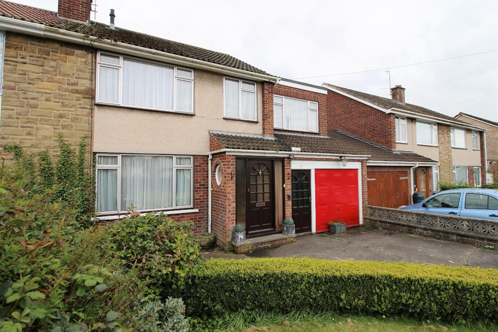Extended family home in the heart of Yatton village
