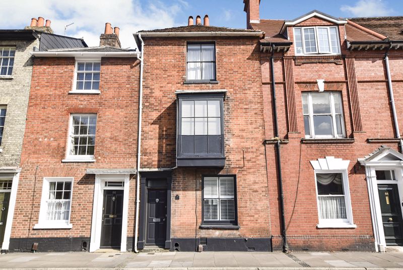 Exeter Street, Salisbury                                                        ***video Tour***