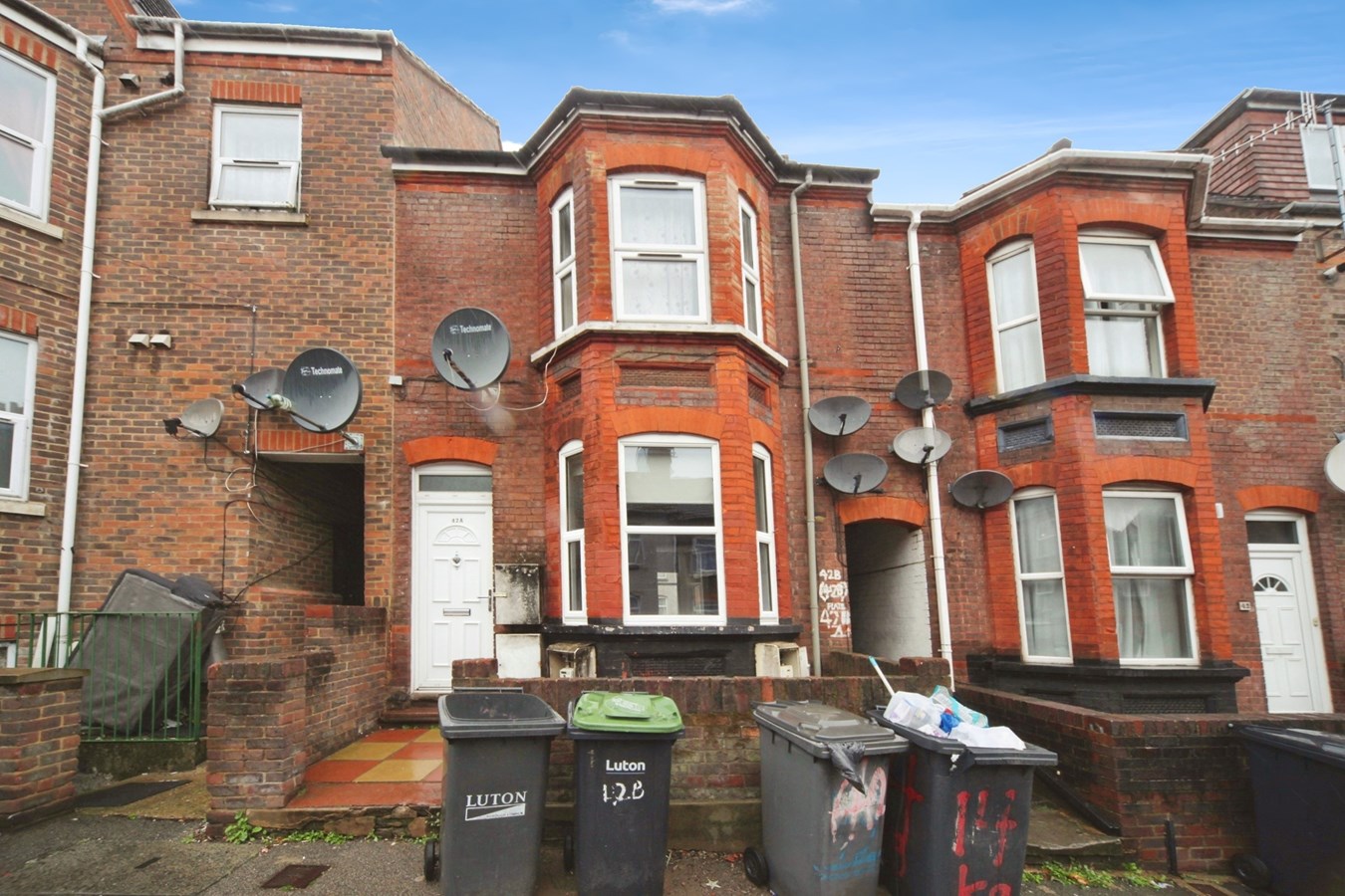 Buxton Road, Luton, LU1