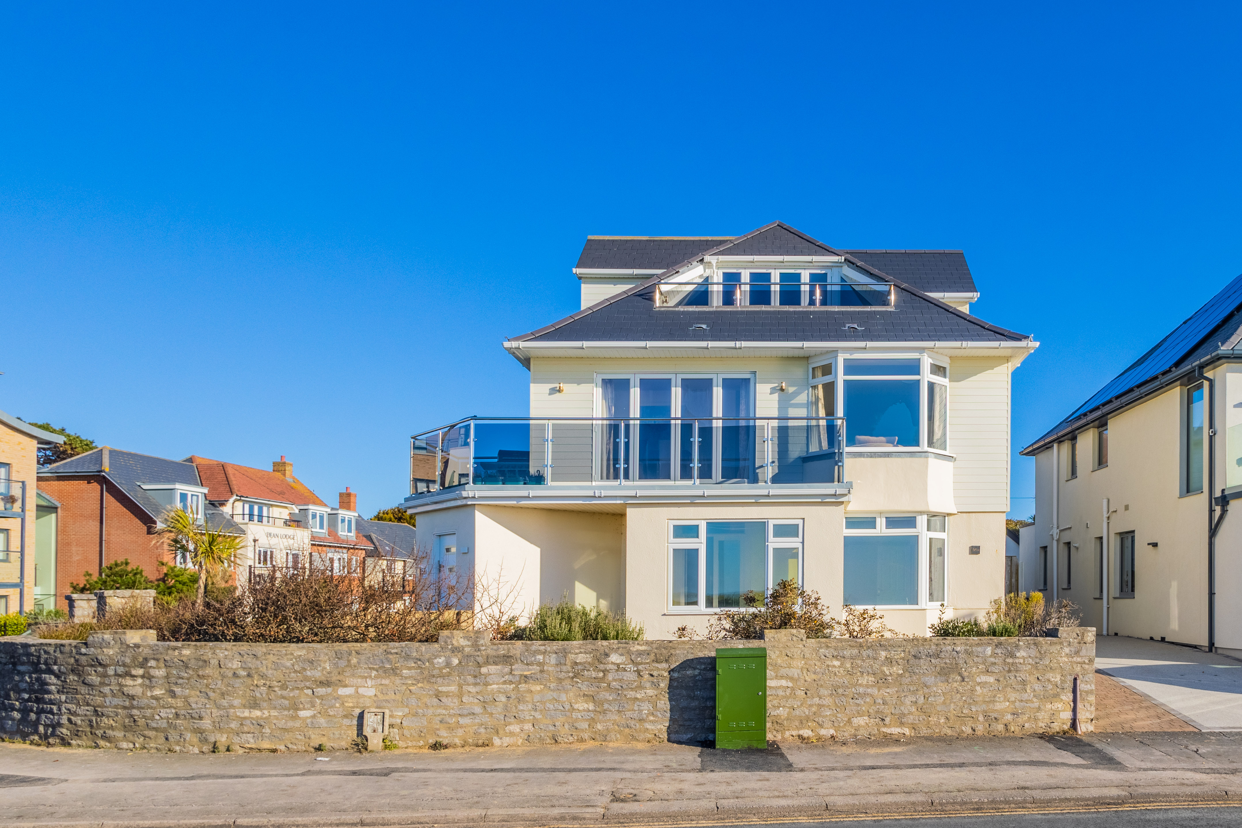 Southbourne Overcliff Drive, Southbourne, Bourmnemouth, BH6 3NN