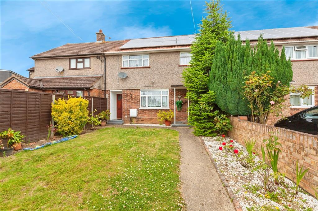 Farm Crescent, Slough, SL2