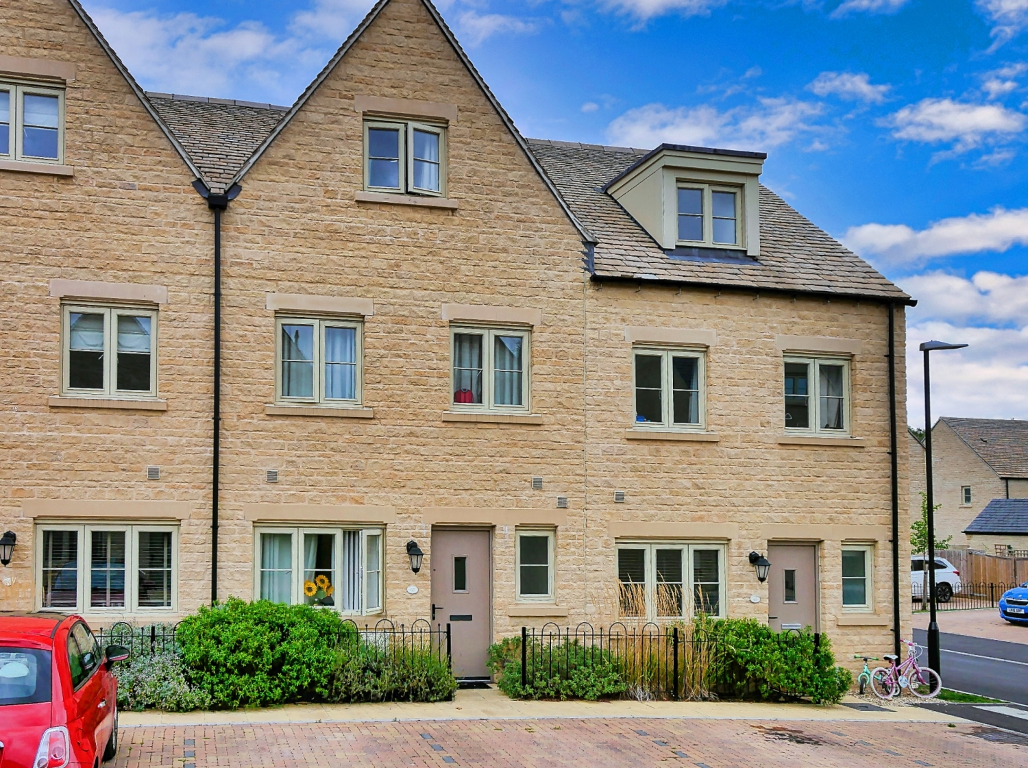 Nightingale Way, SOUTH CERNEY