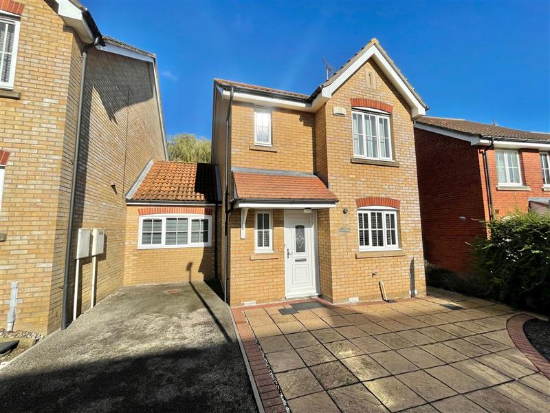 Bullfinch Close, Harwich, CO12