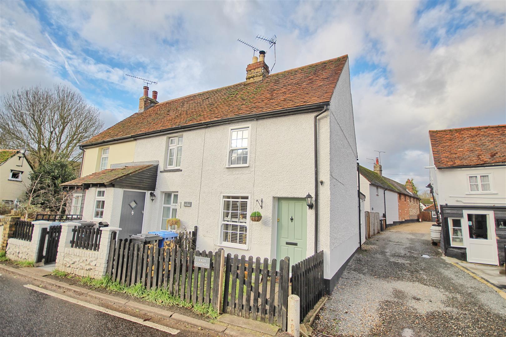 WARESIDE, WARE - LOVELY PERIOD COTTAGE