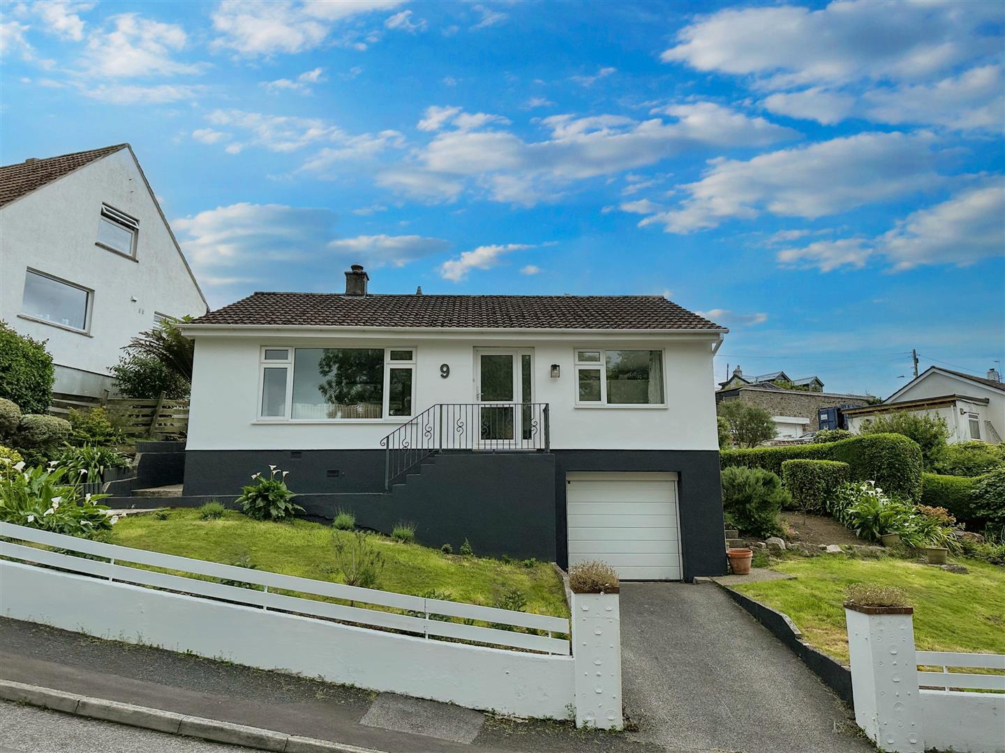 Bungalow Near School and Town Centre, Helston