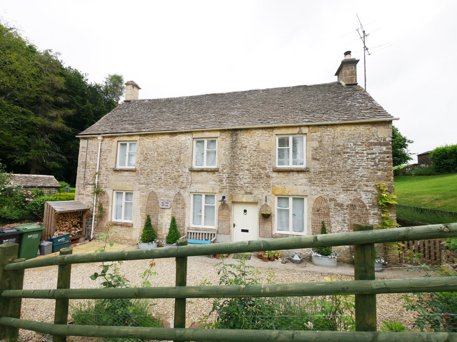 Yew Tree Cottage Wishanger, Miserden, Stroud