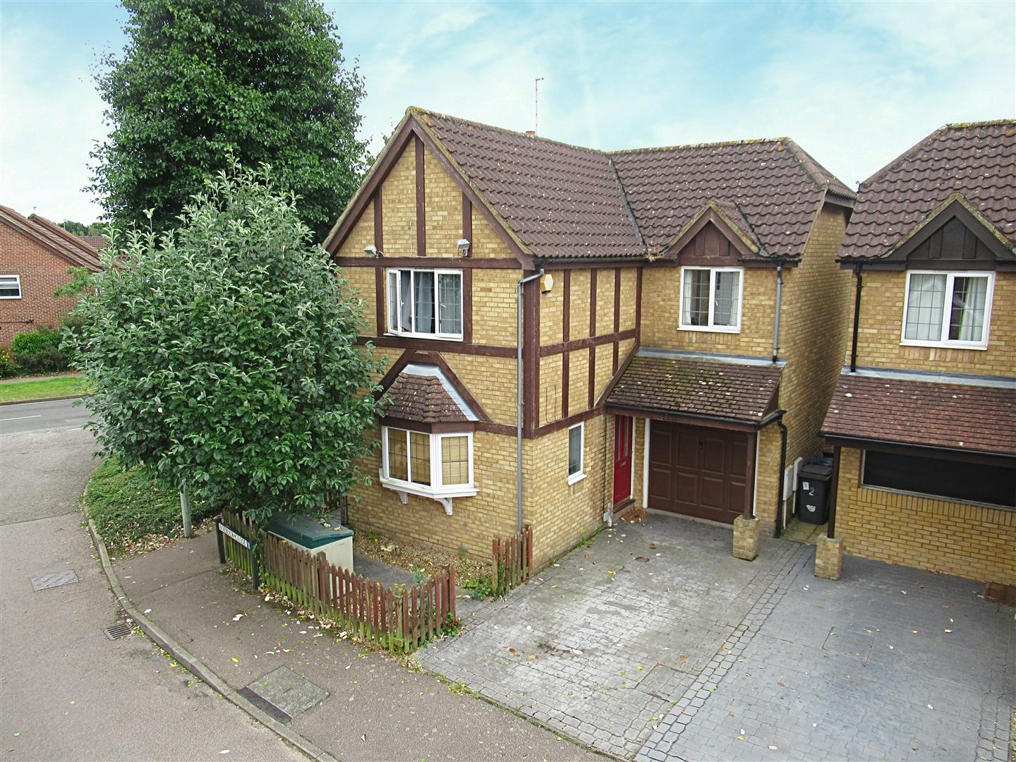 Roebuck Close, Hertford