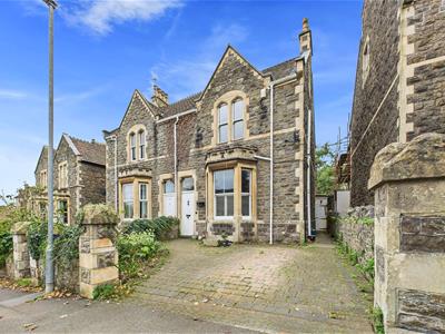 Prime Clevedon location near amenities