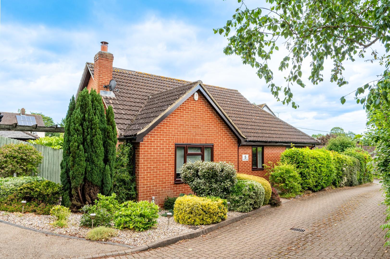 Crescent Close, Dunmow, Essex