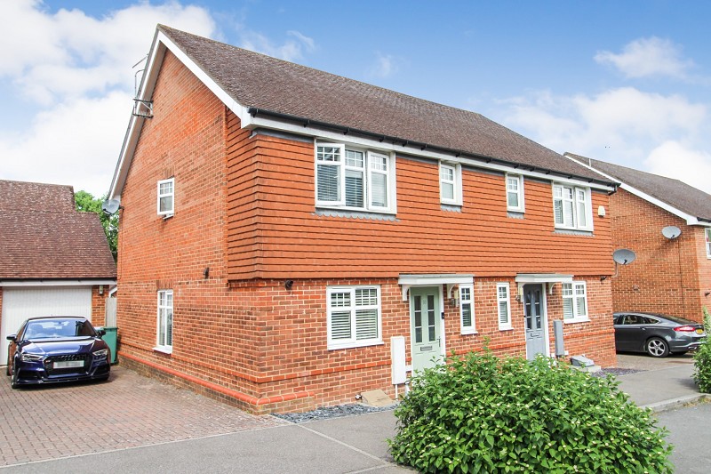 Sargent Way, Broadbridge Heath, Horsham, West Sussex. RH12 3TS