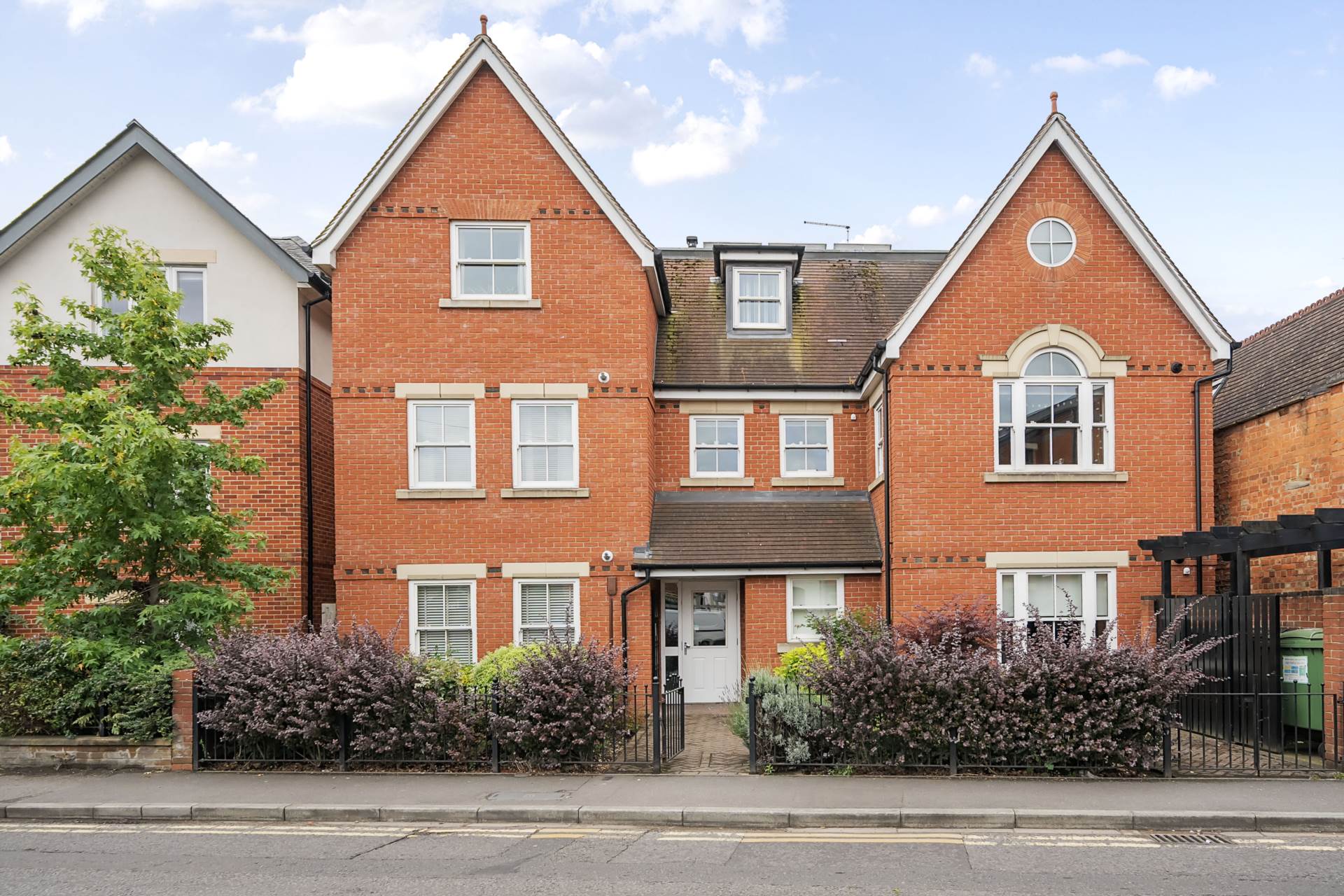 Gosbrook Road, Caversham