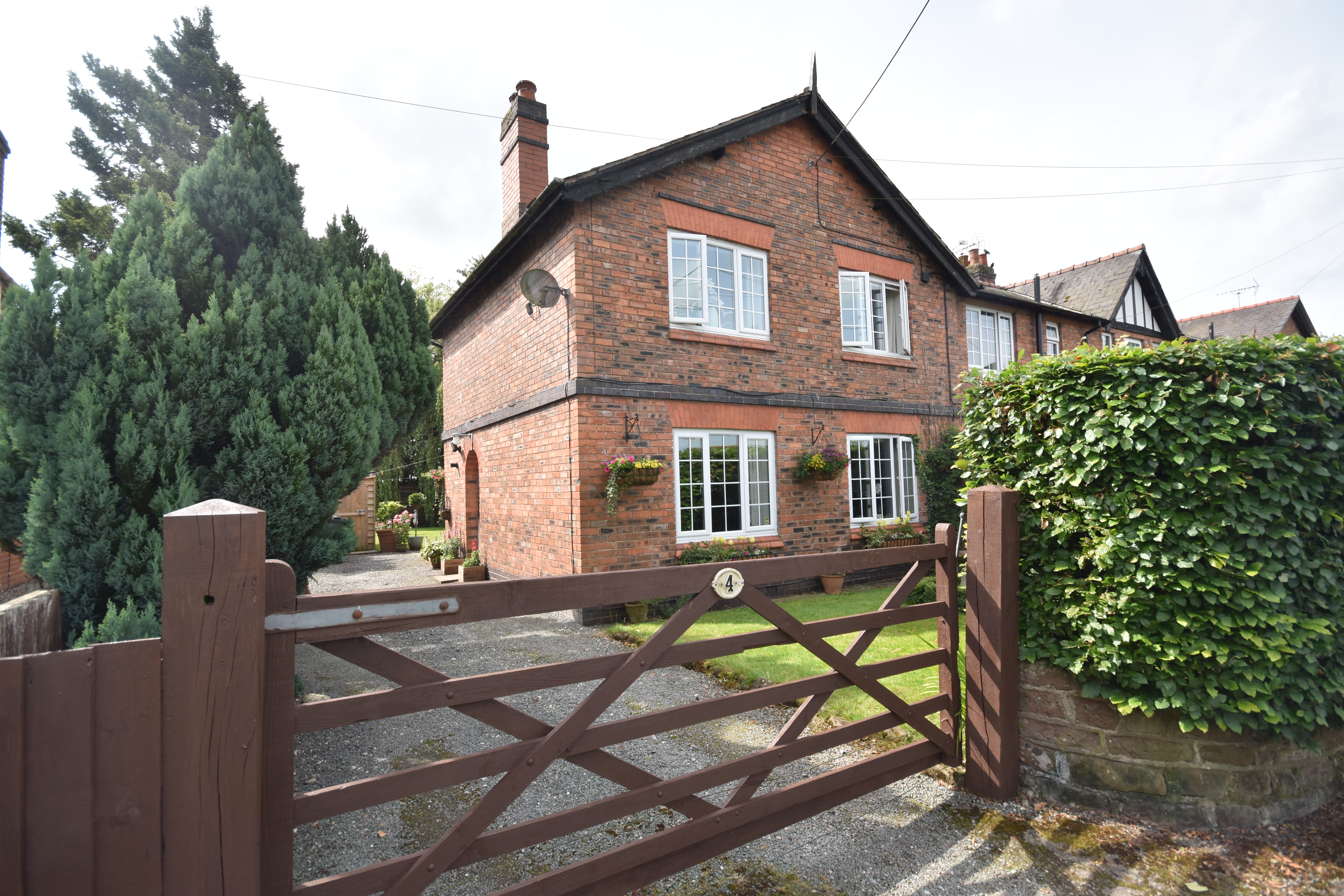 Post Office Lane, Hampton