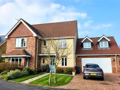 5 BEDROOM Deatched House - Hammarsfield Close, Standon, Herts