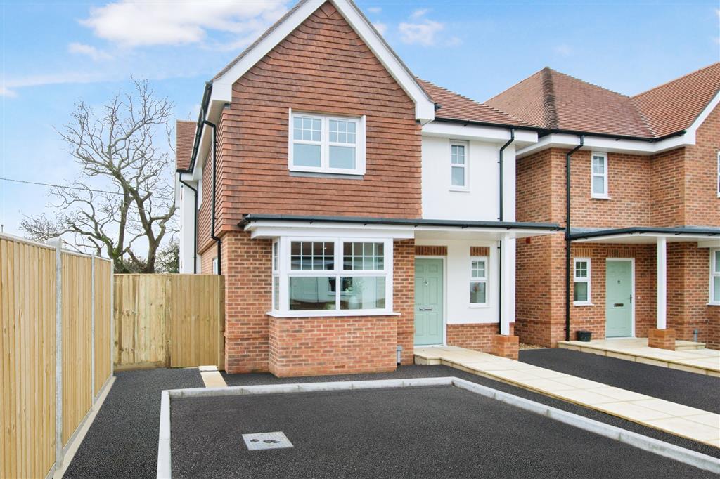 Christchurch Road, Ferndown, BH22