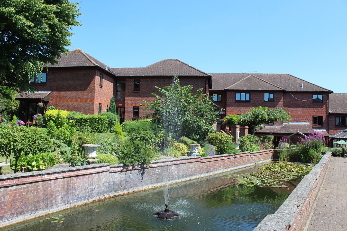 Pond Court, The Ridgeway, Codicote, Hitchin, SG4