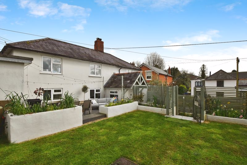 Gunville Road, Winterslow                                                           ***video Tour***