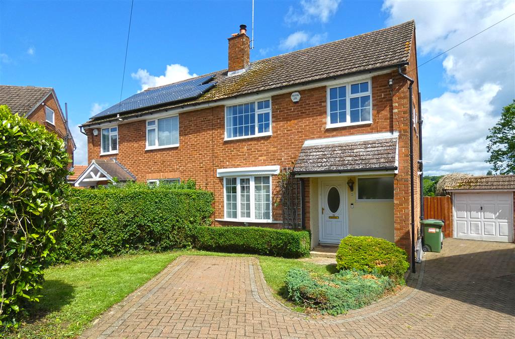 Springfield Crescent, Harpenden, AL5