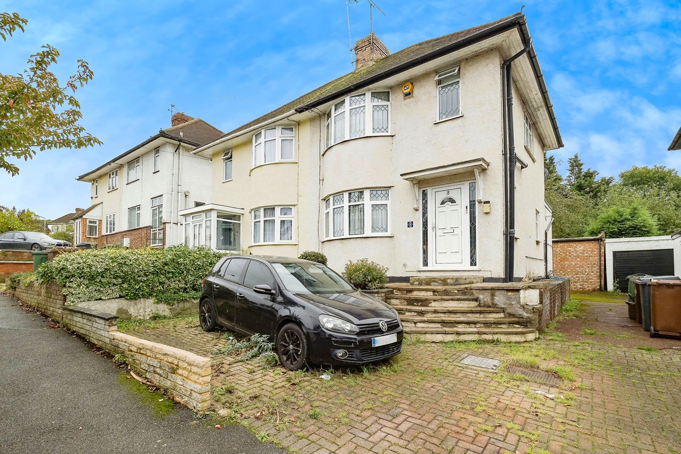 Amesbury Drive, London, E4