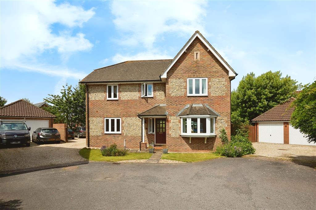 Peacemarsh Farm Close, GILLINGHAM, SP8