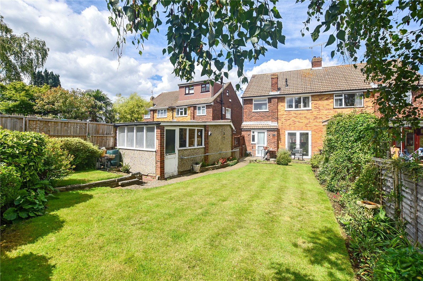 Vanessa Way, Joydens Wood, Kent, DA5 - 3 bed - £425,000 - Robinson ...