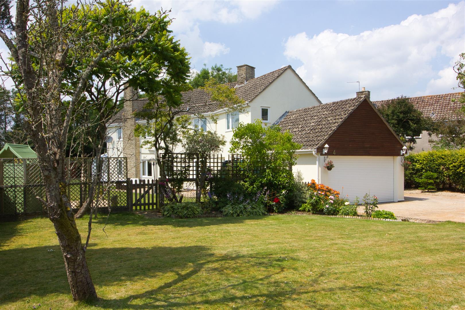 4 Follyfield, Hankerton