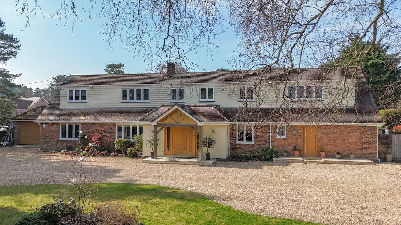 Struan Gardens, Ashley Heath, Ringwood, BH24