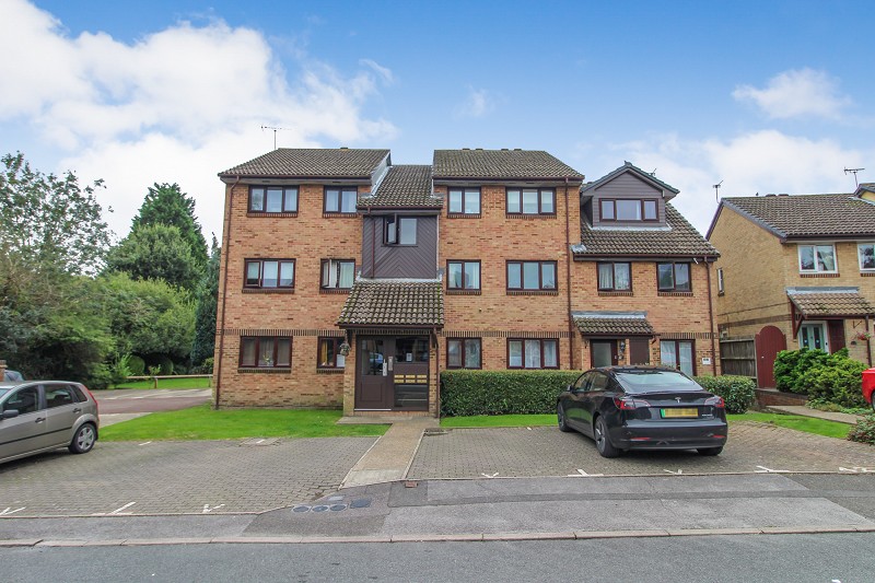 Manor Fields, Horsham, West Sussex. RH13 6SB