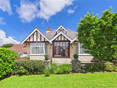 Sought-after Upper Clevedon hillside setting