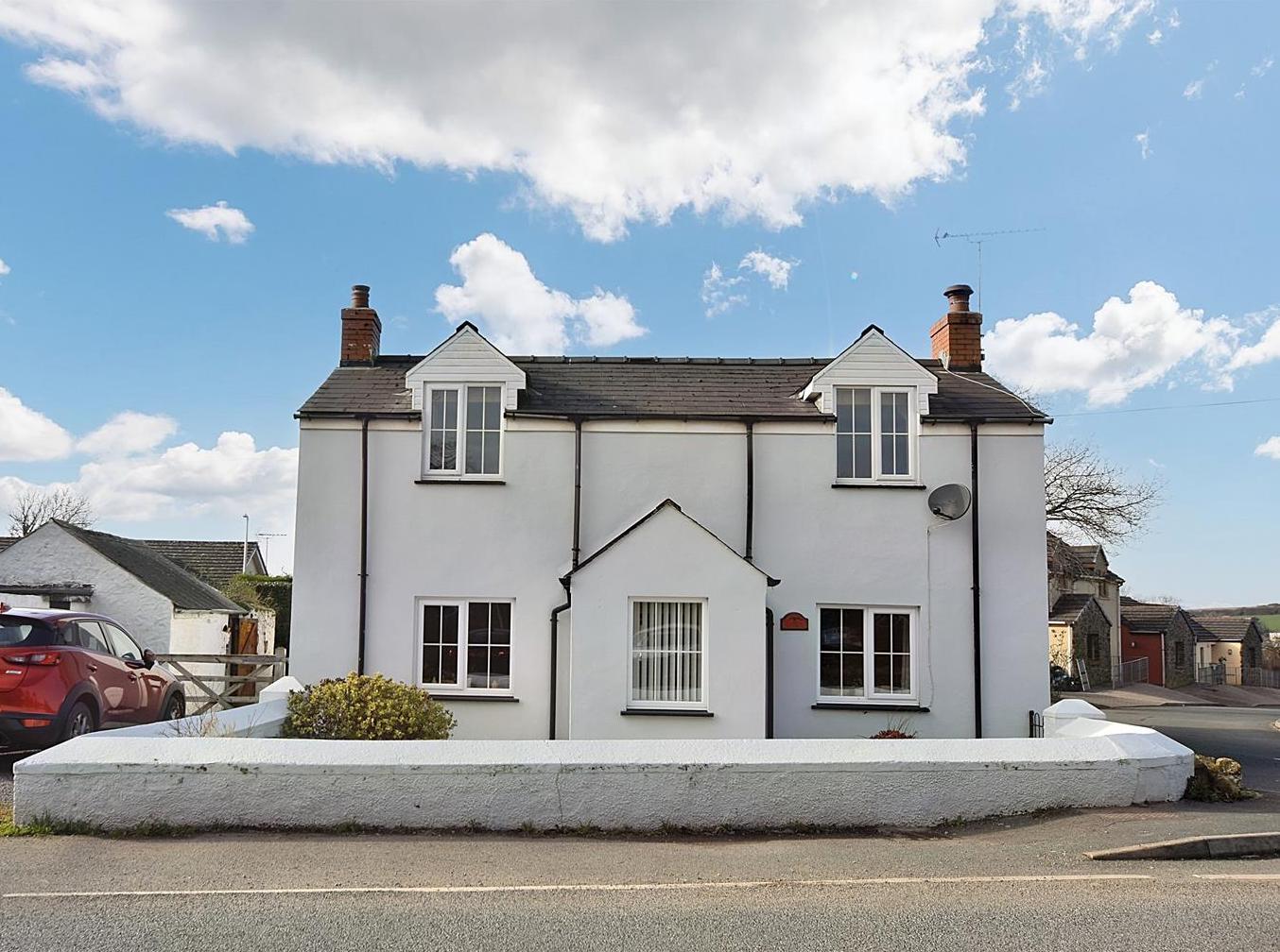 Knightson Lake Farmhouse, New Hedges, Tenby