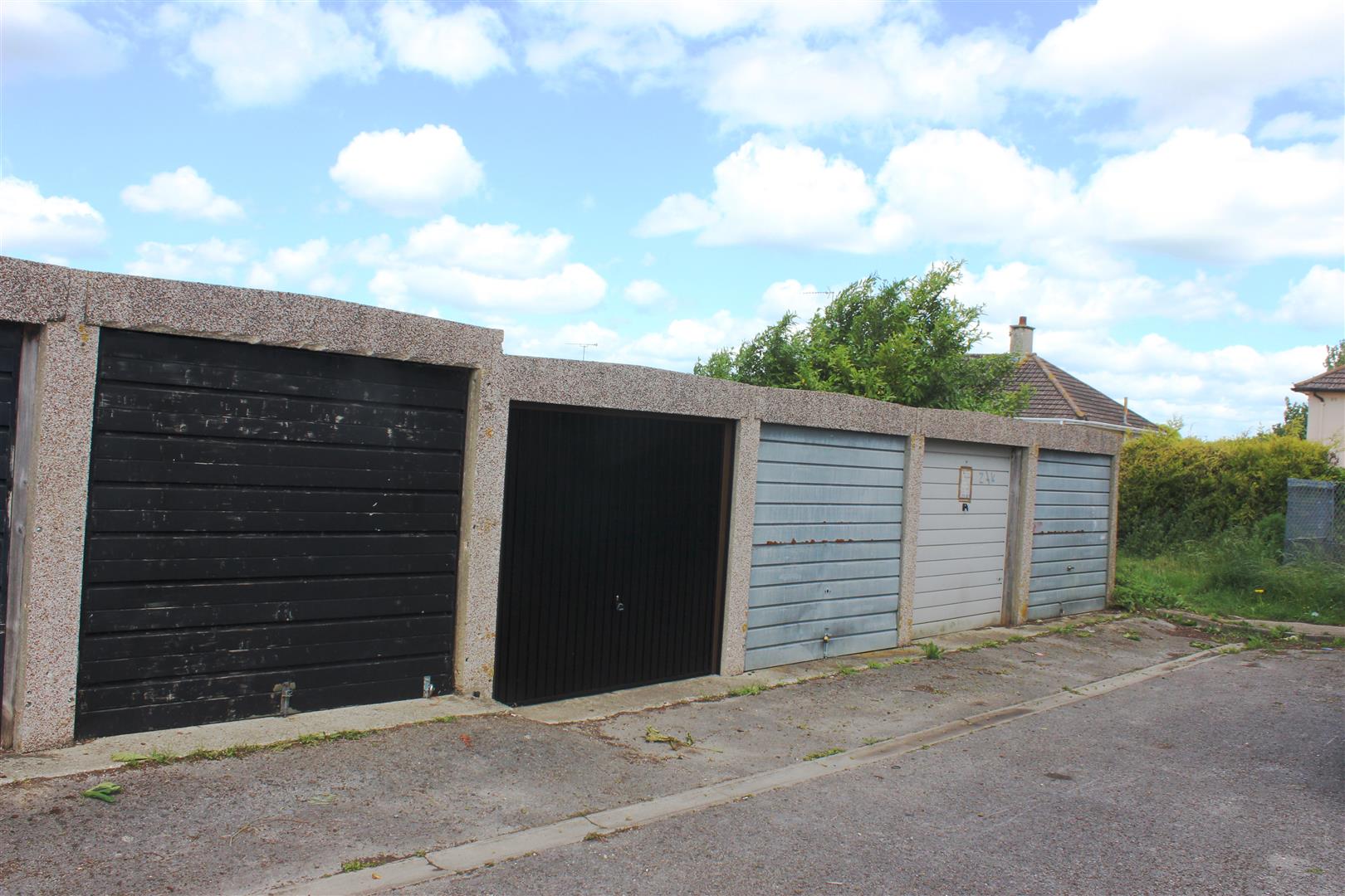 Lyndhurst Road, Amesbury