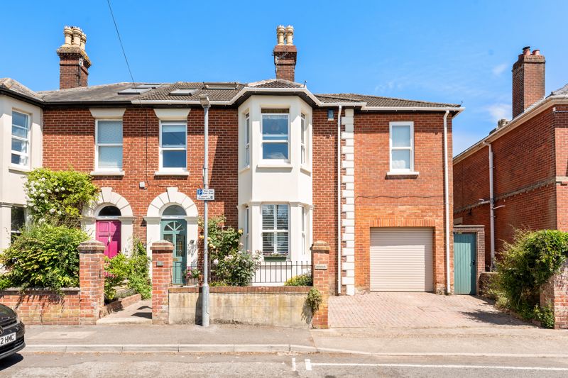 Swaynes Close, Salisbury ***no Onward Chain***