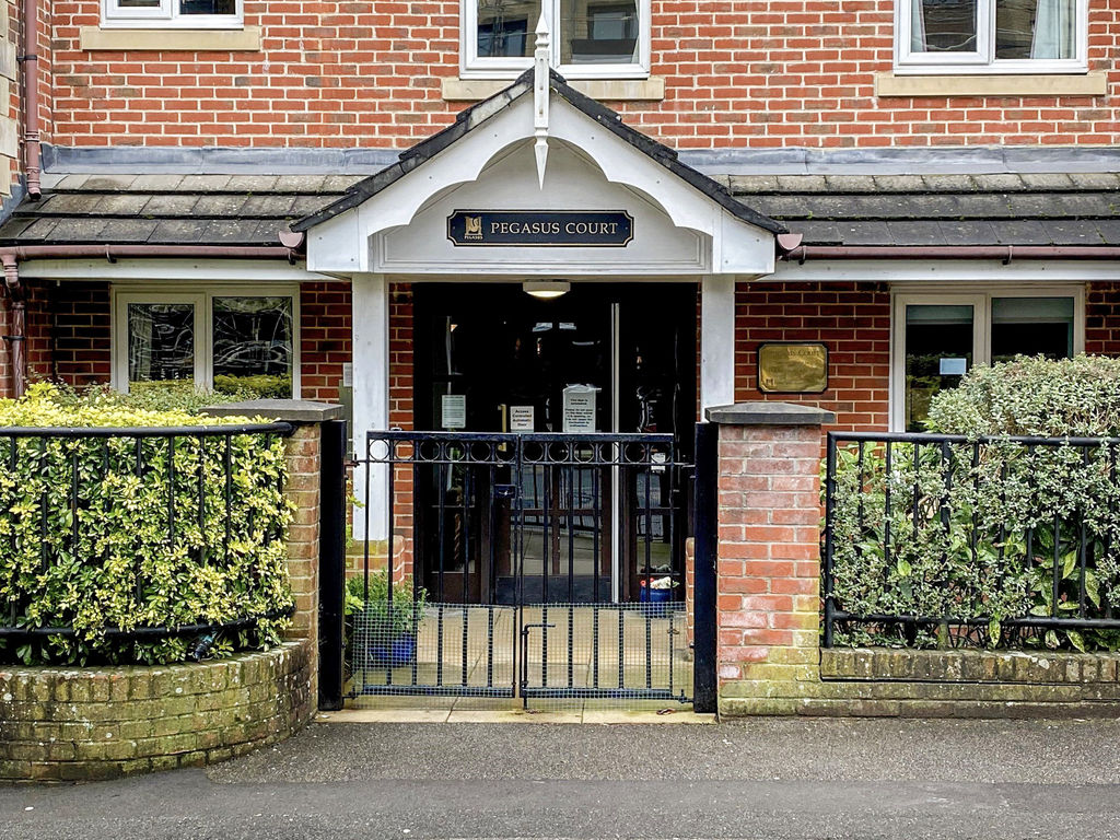 Stafford Road, Caterham Valley - Retirement Flat