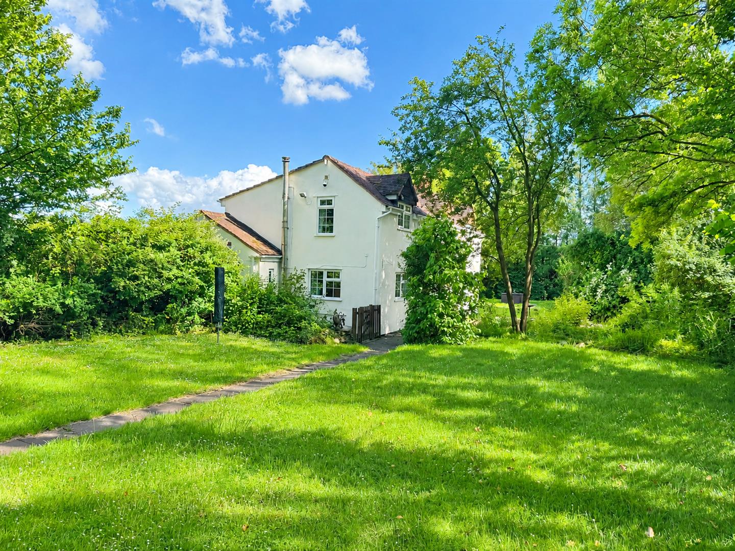 Gloucester Road, Hartpury