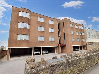 Fabulous apartment in a truly enviable position, overlooking the Bristol Channel and the distant hills of Wales.