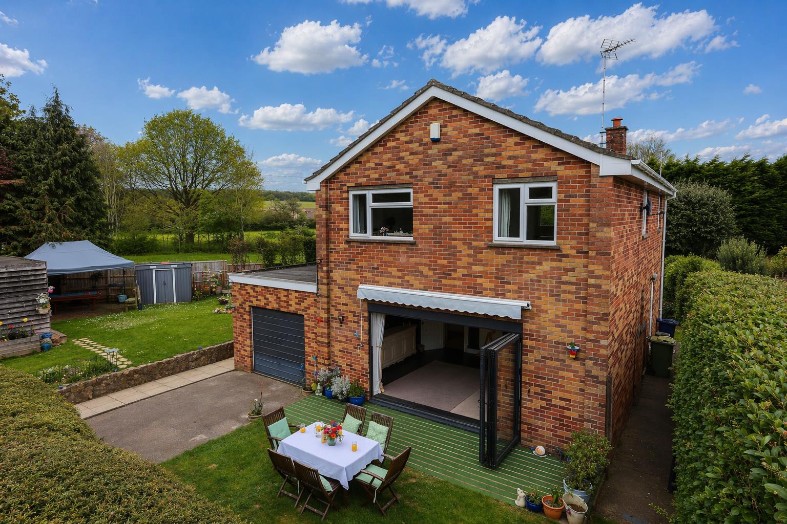 Detached 4 bedroom family home (over 1,700 sq ft) on large plot with room for extension in popular Hallen Close