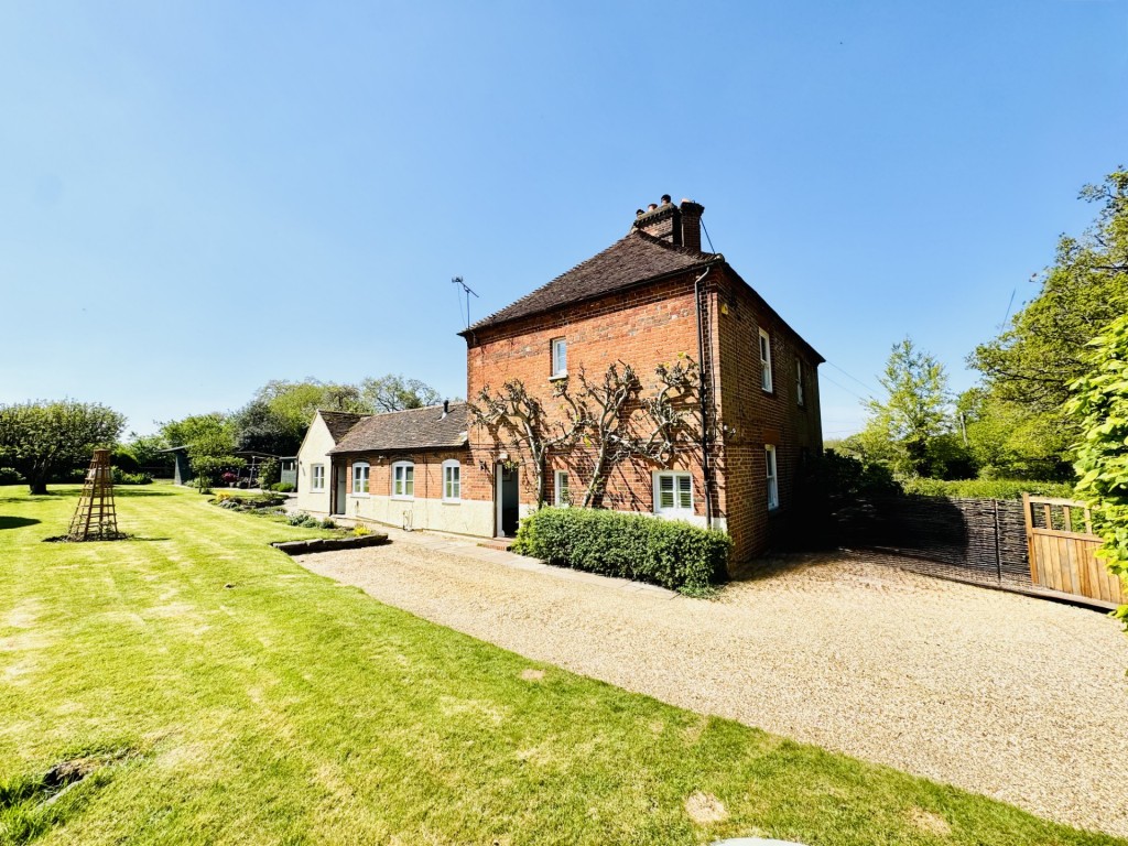 Reading Road, Rotherwick