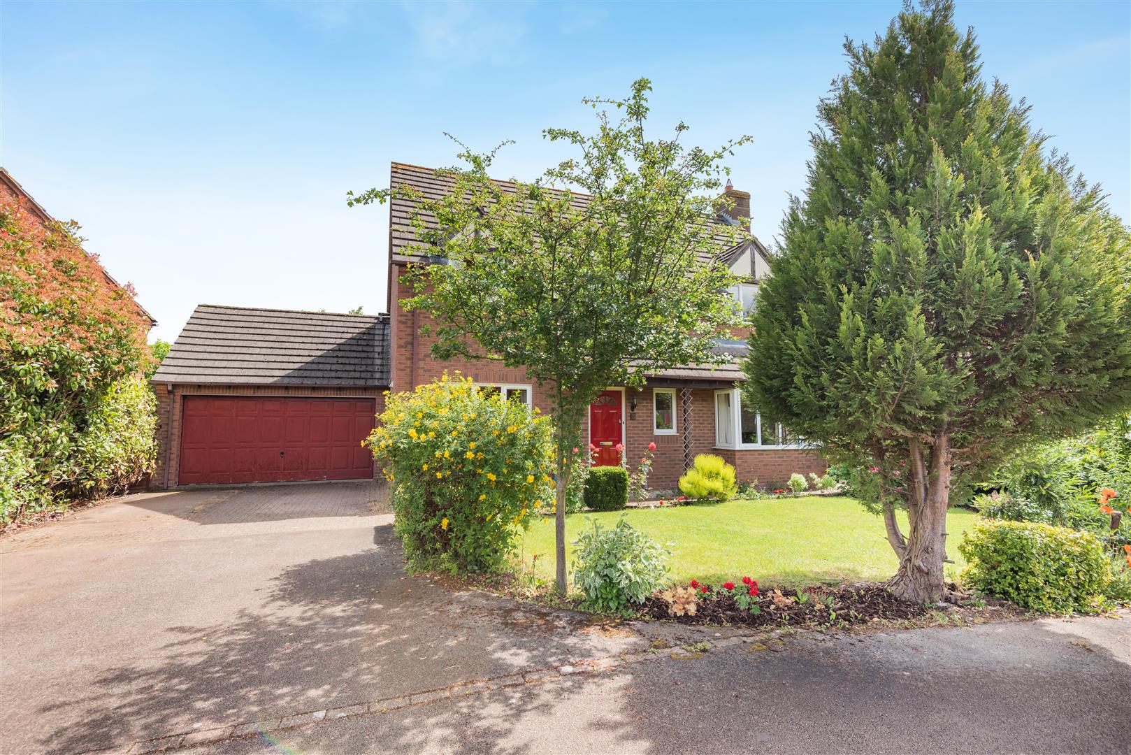 Collins Close, Staunton