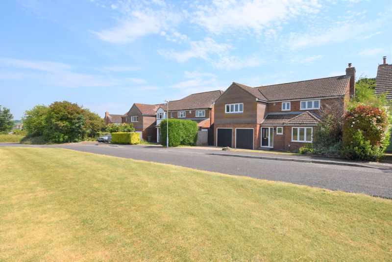Manor Farm Road, Ford                                                                               ***video Tour***