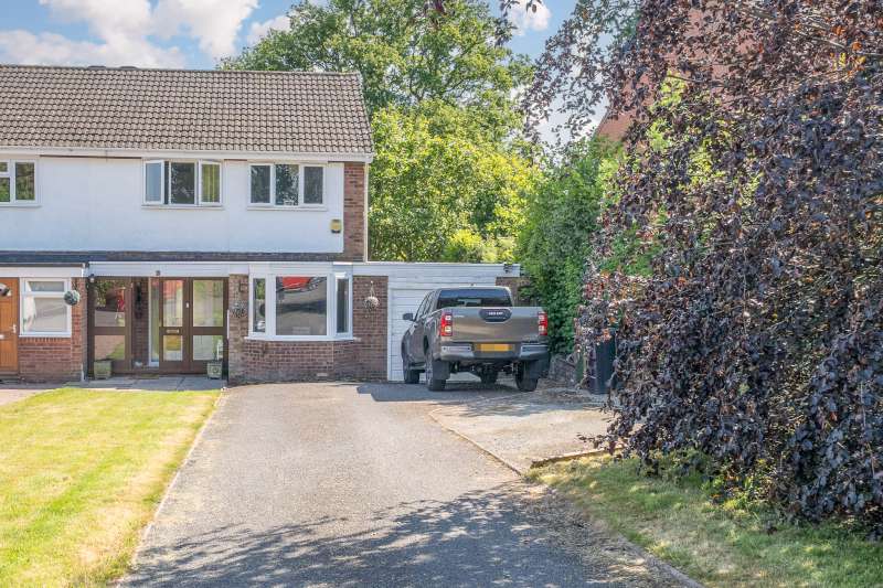 2 Westfields Close