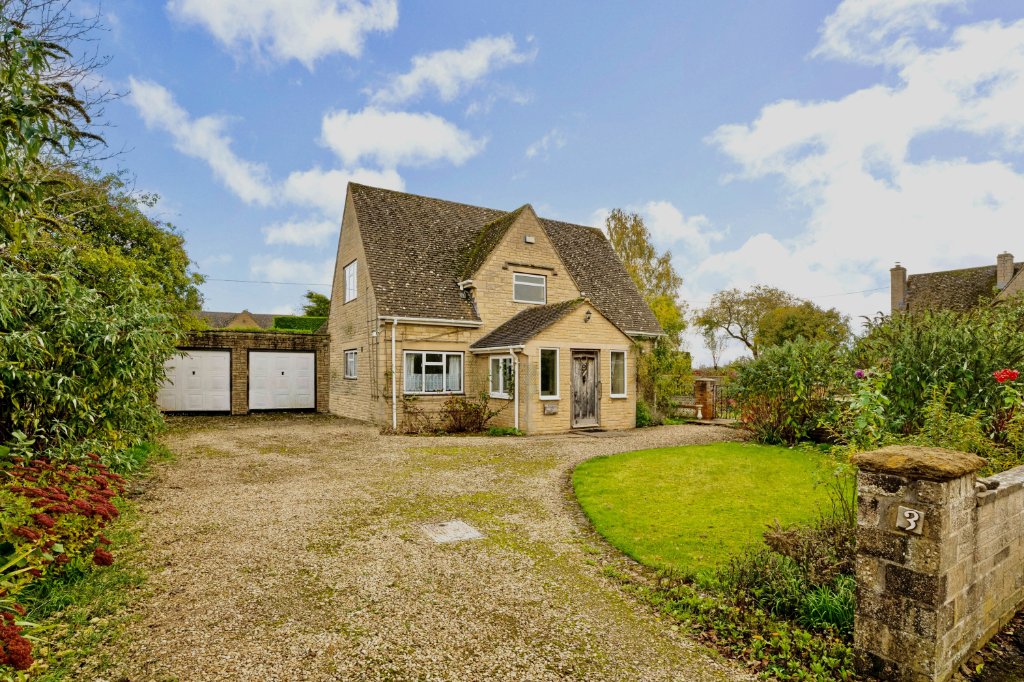 Gorse Meadow, Bourton-on-the-Water, Cheltenham, Gloucestershire, GL54