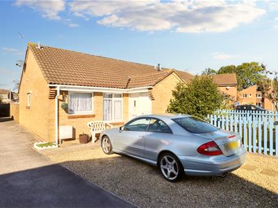 Within a cul de sac close to Clevedon riverbank walks