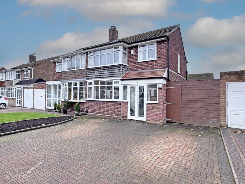 Haden Road, Tipton, Dy4 0au